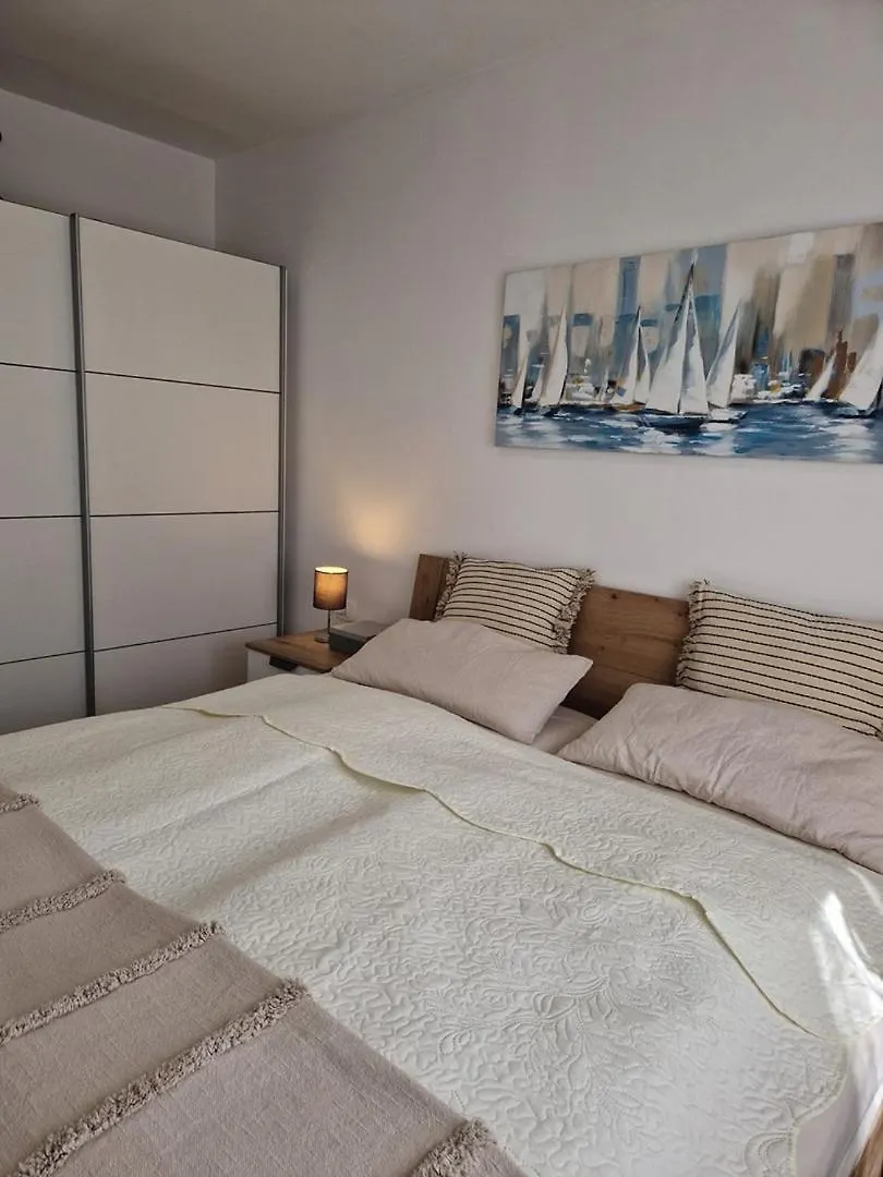게스트하우스 Apartments Ana 투라니